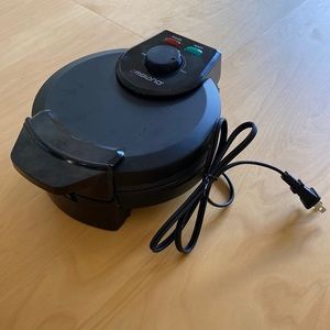 Very nice waffle maker, gently used